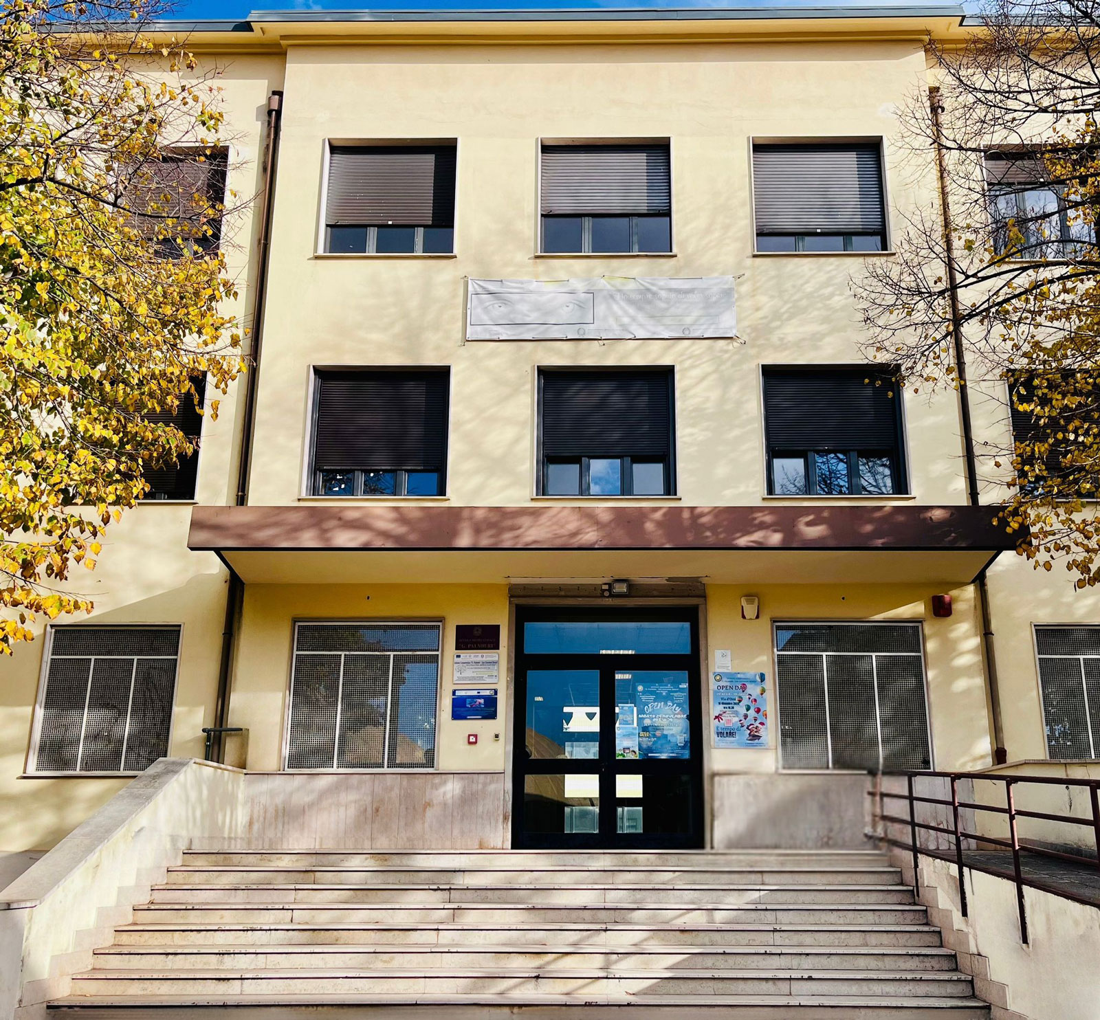 Plesso Palmieri - ingresso viale due giugno